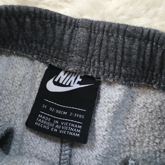 Nike sweatpants! - Picture 3 of 3
